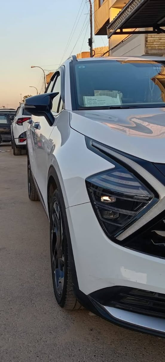 السلام عليكم 
للبيع :كيا سبورتج  خليجي 
الموديل : 2023
ماشيه : 73 الف 
السياره :مكفوله عدا بارد اباب السايق على كد 3 اصابع
ضمان  (5) سنوات 
بصمه 
مري كهرباء 
انضمه قياده 4 (نورمل +سبورت +ايكو +سمارت)
تشغيل عن بعد 
حساسات امامي خلفي 
 شاشه +عداد دجتل 
كامره دواره 
بصمه ابواب 
ترحيب عند لاقتراب 
مثبت سرعه 
سايد بريك كهرباء 
تبريد قطعتين 
داخل بيجي 
محرك 2000 دوش 
شاحن واير لس 
الصابيح الماميه LED
المصابيح الخلفيه LED
شفتات ستيرن رياضي 
مانع انزلاق 
شاشه ابل كار بليل +جي بي اس 
انذار عند الاقتراب
اشاير بل مري 
السياره كلش نضيفه وحلوه 
السعر 210وبيه مجال 
مكاني بغداد الصليخ
للستفسار *********** بغداد, العراق
