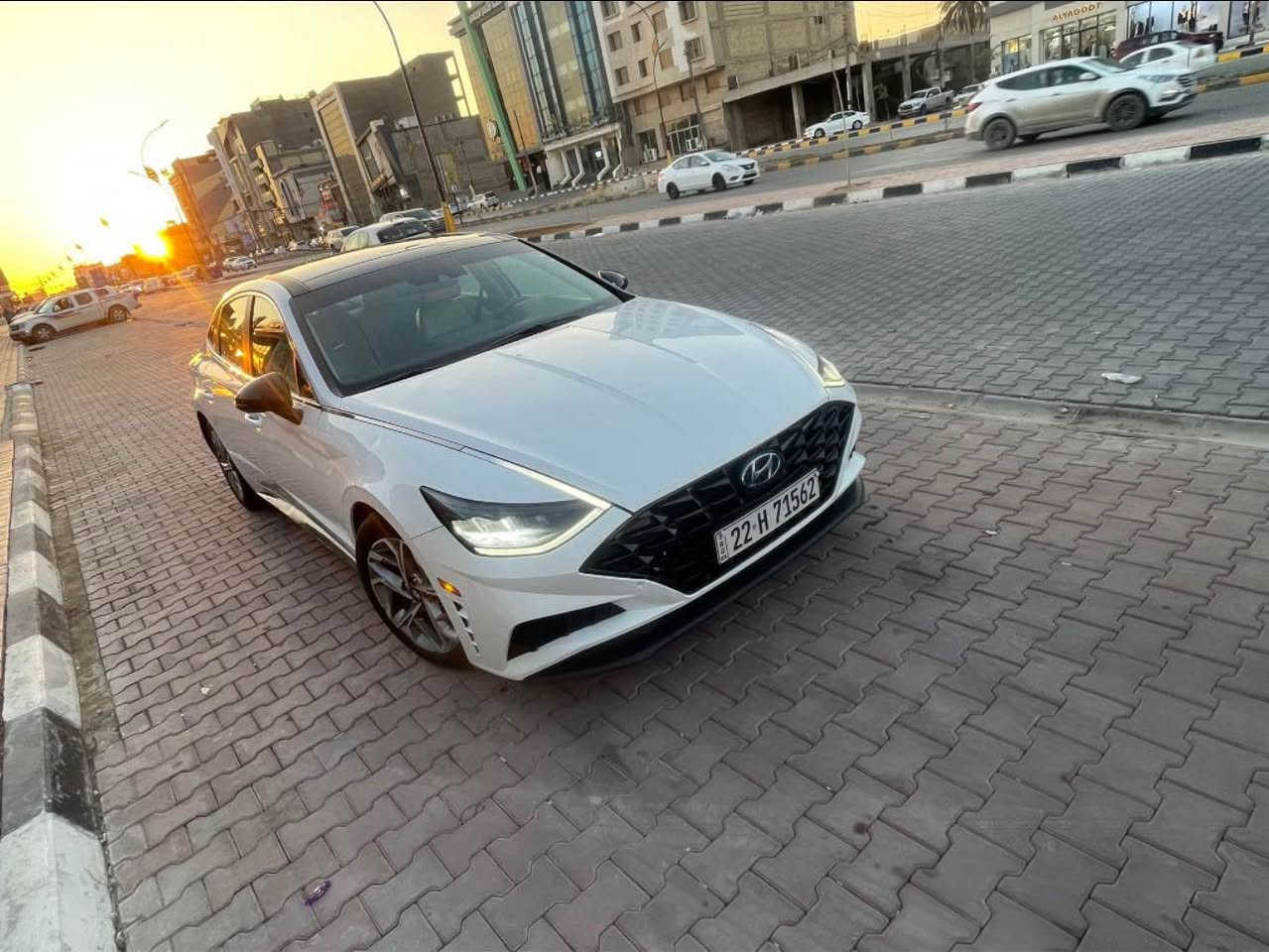 السلام عليكم سوناتا 2020 وارد امريكي حادثه فقط بل دعاميه ونفسه لبلاديه مرجعه ولباقي مكفول من لبارد وصبغ سياره حلوه ونظيفه فول موصفات 
بنراما 
بصمه 
رادار امامي خلفي 
اشاير بل مري 
حساس بل مري 
تشغيل عن بعد 
نظام ترحيب 
قياده ذاتيه 
تحديد مسار 
نظام سبورت وقتصادي 
مكينه 2500 طبيعي
كشنات تدفئه 
ستيرن تدفئه 
سياره جاهزه من كلشي رقم اربيل بأسمي مداور ثاني يوم مكانه نجف حي جامعه ***********  
سعره 190 وبيه مجال النجف, العراق
