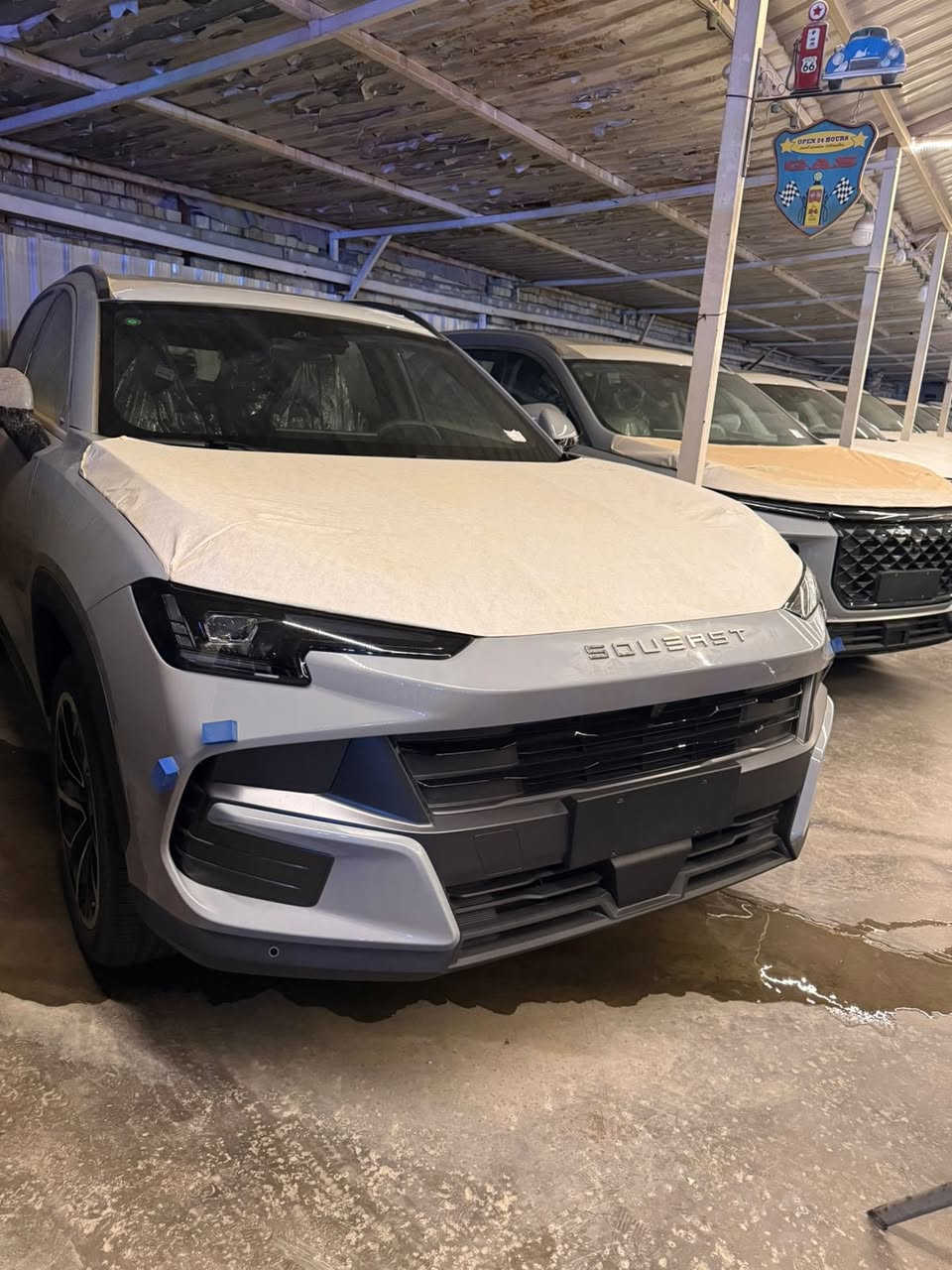 ⁨ ⁨ ⁨ ⁨ سوئيست  S06 1.5L Premium PHEV (بلگ-إن هايبرد🔋)
(متوفر بكافة الالوان  ابيض - اسمنتي -رصاصي - فستقي🎨)

الموديل: 2026 (خليجي)

العداد: صفر كيلو متر

المحرك: 4 أسطوانات 1.5L تيربو حقن مباشر + محرك كهربائي القوة الاجمالية 358 حصان

عزم الدوران (نيوتن-م): 530

ناقل الحركة: أوتوماتيكي مخصص لنظام الهايبرد 1DHT

نظام الدفع: دفع امامي

سعة البطارية كيلووات/س: 19.43

المدى: مدى كهربائي يصل الى 114 كم ، و مدى كامل للبنزين و الكهرباء يزيد عن 1200 كم

استهلاك الوقود: 5.2 لتر لكل 100 كم

الضمان الأساسي: 6 سنوات او 200,000 كم ( ايهما اولاً )

ضمان المحرك: 10 سنوات او 1،000،000 كم (أيهما اولاً / للمالك الأول)

ضمان البطارية : 8 سنوات او 150,000 كم ( ايهما اولاً )

السعر: 31,900,000 دينار عراقي (بدون رقم)

المواصفات:

*إطارات قياس 20 إنچ

*فتحة سقف بانوراما

*شاشة عرض ترفيهية قياس 15.6 إنچ

*شاشة عدادات رقمية قياس 9.2 إنچ

*مقصورة الركاب من الجلد الفاخر

*مقعد السائق والراكب كهربائي

*مقاعد السائق والراكب مبردة و مدفئة

*مقعد السائق ذاكرة

*تسجيل فيديو للرحلات DVR

*كاميرات محيطية 540 درجة

*رادار تفاعلي

*حساسات أمامية وخلفية

*مانع تصادم أمامي وخلفي

*نظام القيادة شبه الذاتية

*نقطة العمياء

*نظام تحذير مغادرة المسار

*نظام المساعدة للبقاء في المسار

*نظام الكبح التلقائي في حالة الطوارئ

*نظام الفرامل اليدوية الاوتوماتيكي Auto hold

*صندوق كهربائي

*نظام ابل كار بلاي واندرويد أوتو لاسلكي

*نظام صوتي فاخر 9 سماعات من Sony

*إنارة محيطية متعددة الالوان

*إنارة ترحيبية

*دخول ذكي (بصمة)

*تشغيل عن بعد

*خاصية إغلاق الشبابيك وفتحة السقف عن بعد

*المرايا الجانبية قابلة للطي كهربائياً

*مصابيح أمامية أوتوماتيكية LED مع مصابيح نهارية LED

*نظام التحكم الذكي بالإنارة العالية

*نظام تقنية الهواء بالايونات PM2.5

*شاحن هاتف لاسلكي سريع

*ماسحات الزجاج الامامي مع حساس للمطر

*مسند الذراع الوسطي مع ثلاجة

*وضعيات قيادة متعددة

*وسائد هوائية امامية وجانبية عدد6

للاستفسار والطلب :

☎️***********

☎️***********

☎️***********

#معرض_الفرقان_لتجارة_السيارات

#بغداد_الكريعات_نهاية_شارع_الوقف
