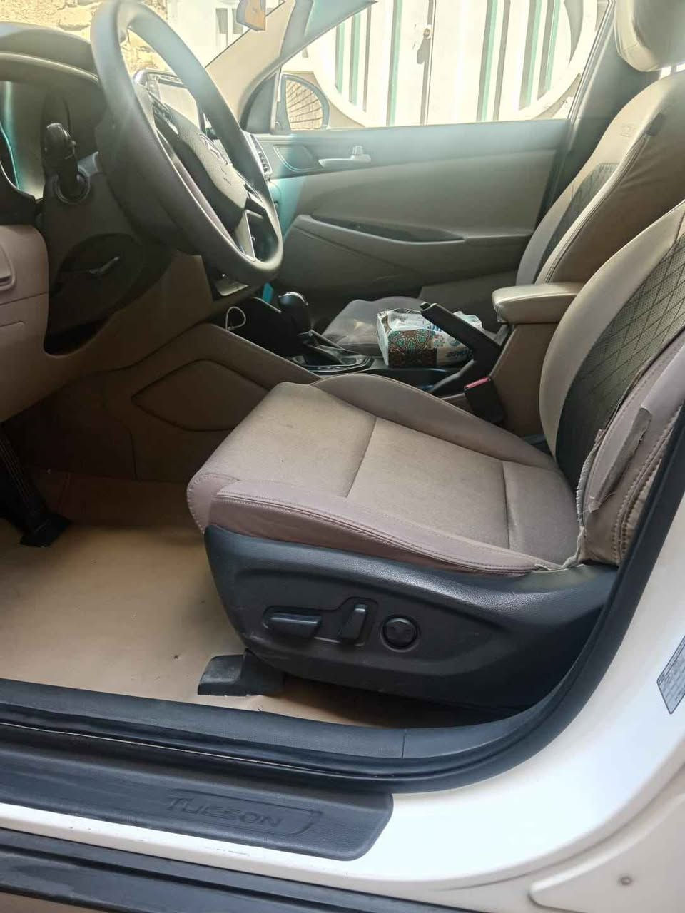توسان 2021 وكاله الگاصد وارد چيكي ماشية  143 حقيقي قابله للزياده  السياره كفاله عامه عدا ظربه بين باب السائق والجاملغ مفتوحات ومصبوغات السونر مرفق مع الصور وين ميعجبك افحص السياره احلى من الصورر
هزه جديده ورقم دولي 
السياره استخدام شخصي 
المواصفات :

بصمه تشغيل +بصمه ابواب
تشغيل عن بعد
محرك 2000 دوش  
شاحن لاسلكي
خمس عدسات 
لايت ديناميك ويا الستيرن 
كار بلي 
كراسي كهرباء 
اشاره ترحيب وطي المري عند الاقتراب 
‎3وضعيات قياده ECO/SPORT/COMFORT
حساس امامي+خلفي
سياره جاهزه من كل النواحي 
مكانها بغداد  مدينة الصدر 
السعر (185) وبيها مجال بسيط
للاستفسار اكثر 
هـ *********** بغداد, العراق
