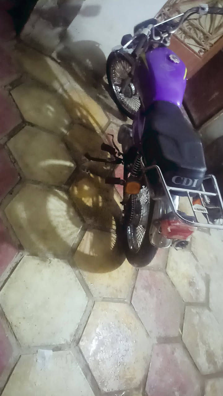 السلام عليكم تايكر موديل 21الدراجه كلشي ماناقصهه تاخذهه ربع مذب عليهه الدراجه اوراق كامله مكمله ومكينتهه خير من الله السعر 500وبيهه مجال اخوان الي ميعجبه المنشور خل يطلع كبل لحد يكسر بحلال العالم رقم ***********
