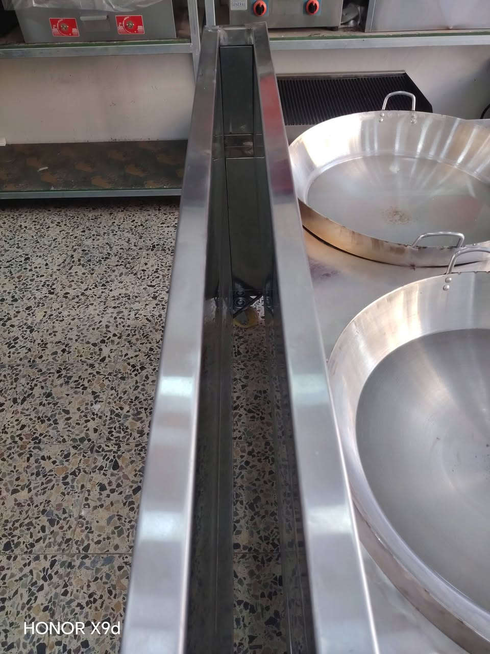 معمل حماده التركي 
لتجهيز جميع مستلزمات المطاعم والفنادق والافران
بغداد العلاوي شارع 6 مجاور مطعم النوار
***********      ***********
          قلاية فلافل فول عازل حراري  100/100
