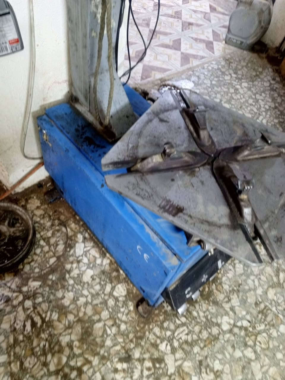 السلام عليكم غراض محل بنجرجي للبيع مكاني ديالى بعقوبه 
***********
