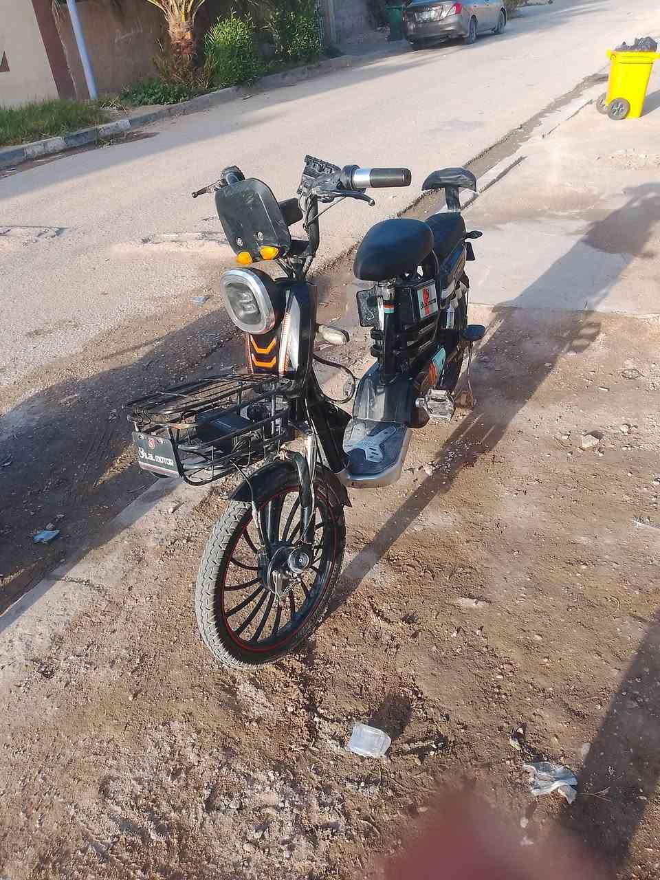 بايسكل شحن للبيع كلشي شغال بطاريات جديدة موديل 2025 بايسكل نظيف سعر300وبي مجال راسلني وبيك خير وتدلل ***********
