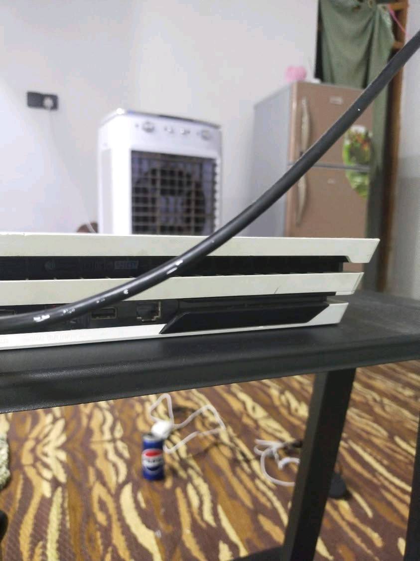 ps4 BRO ذاكره 1T نضام 13.50 اونلاين  مع جوستك 2 اصلي  جهاز استخدام قليل مكاني بغداد حسينية سعر 350