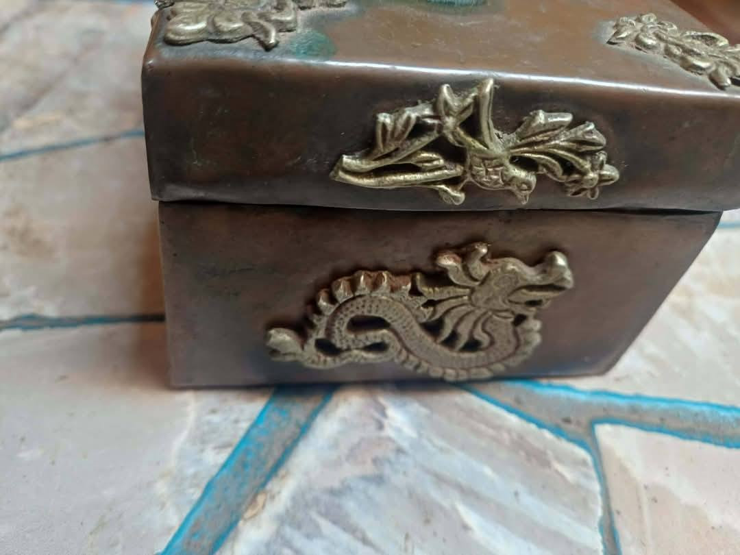 اشياء قديمه مالات جدي الله يرحمه ومحتفض بيهن اريد ابيعهن وعندي سبح ٢ وخاتم سليماني قديم


**إذا كنت صاحب هذا الإعلان وتريد حذفه لأي سبب، رجاءا أرسل رسالة إلى الدعم الفني**