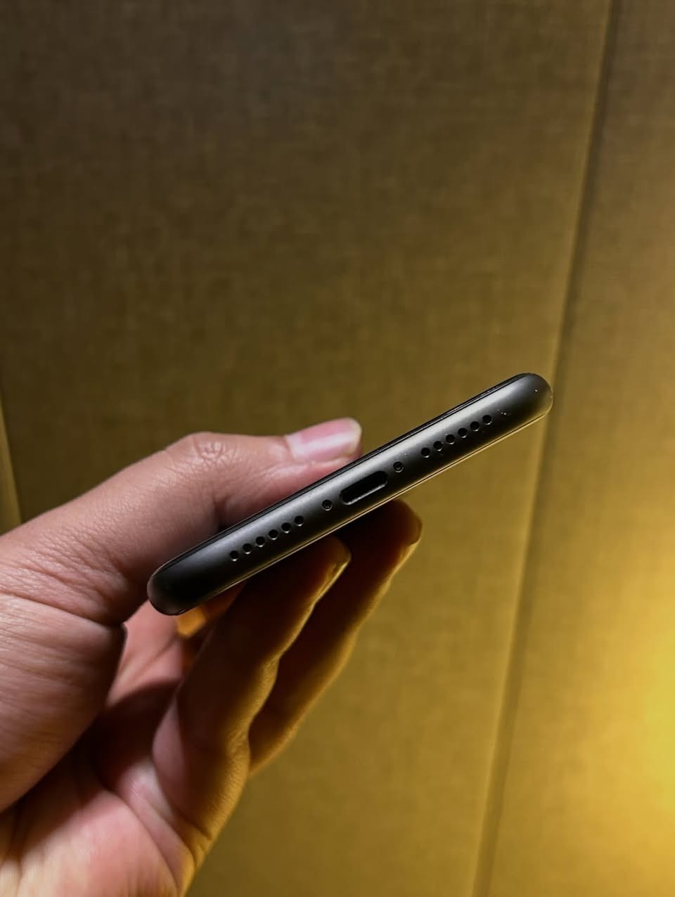 ايفون ١١ ذاكرة ١٢٨ بطارية ٧٣ وتر مامفتوح السعر ٢٥٠ للحجز على الواتساب فقط ***********
