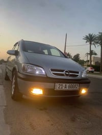 اوبل زافيرا موديل ٢٠٠٥ تبريد قطعتين ٧راكب مصبوغه عام كير عادي السعر ٦٣...