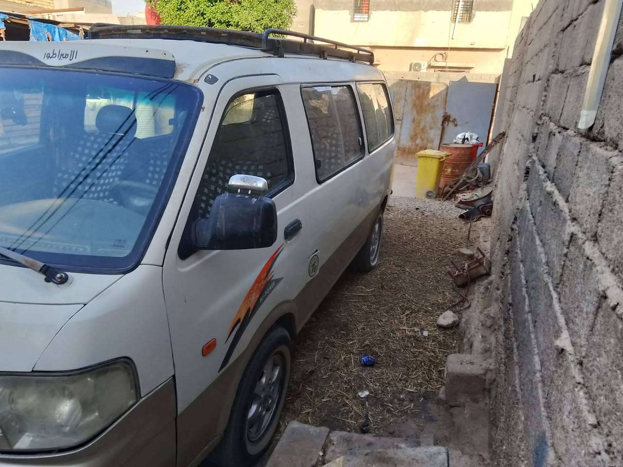 سلام عليكم منغولي للبيع مصفره هي او ضريبه وغرامات السياره حليوه حداديه جديده العنوان بصره تنومه شط العرب السعر 85 وبيها مجال رقم الهاتف***********
