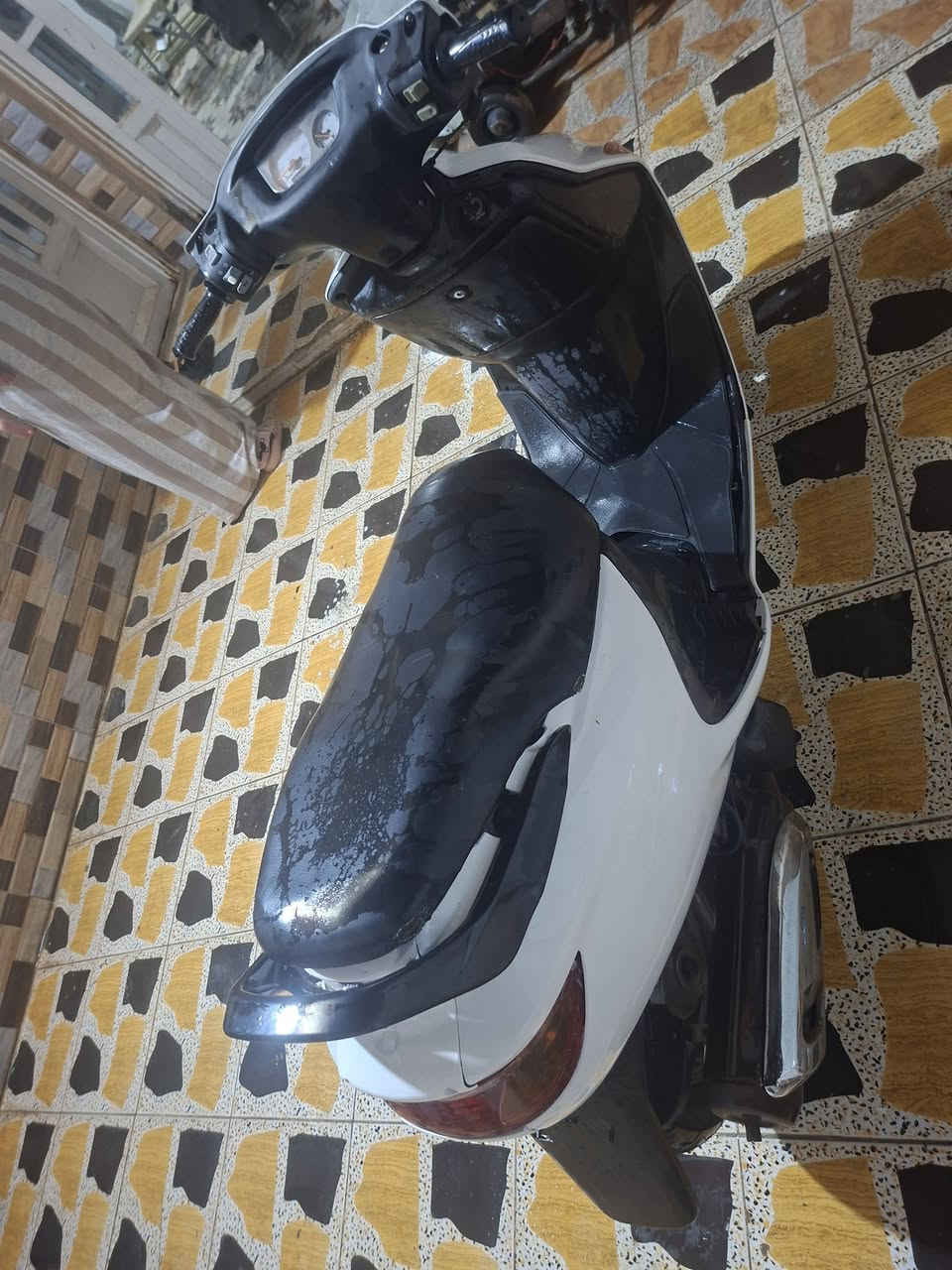 فراشه للبيع نثيه ما مفتوحه رقم صاحب الدراجة ***********
