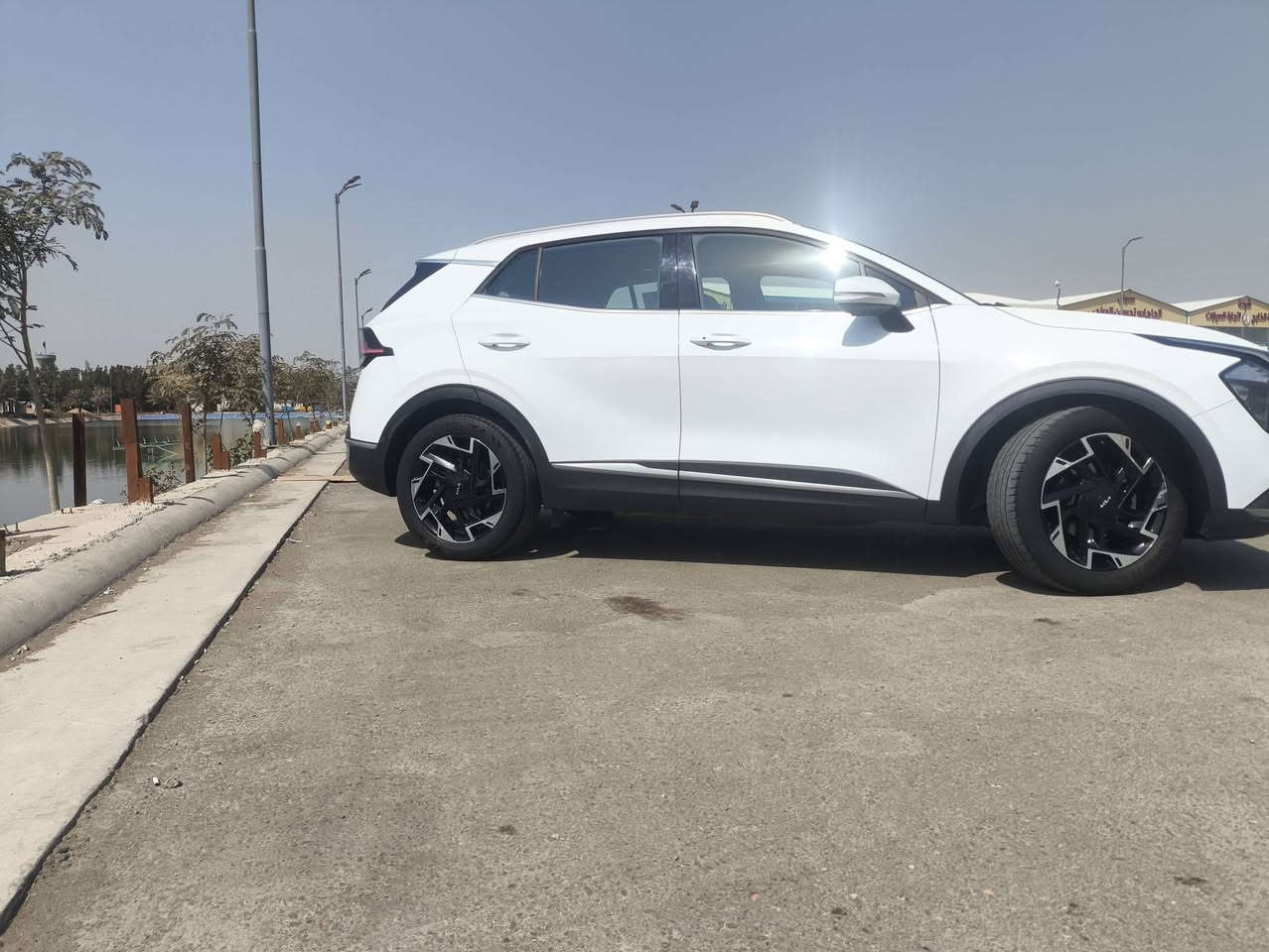 سلام عليكم سبورتج للبيع،
مديل 2023 بيها بارد ومكانين بيدي ار وممبينات 

ماشيه 58

مواصفات

اشاير مري لد امامي خلفي 

مري شفط ترحيب عند قتراب  

بصمه تشغيل وبصمت ابواب

شاشه كبيره كامرا 

نضام نزول منحدرات 

نضام اوتو هولد 

حساس امامي خلفي 

تبريد قطعتين

تحكمات ستيرن ويل كب كروم 18

شفتات ستيرن

عنوانها بغداد حي اور شارع ابو عبير 
سعر 215$ وبيها مجال 
***********
