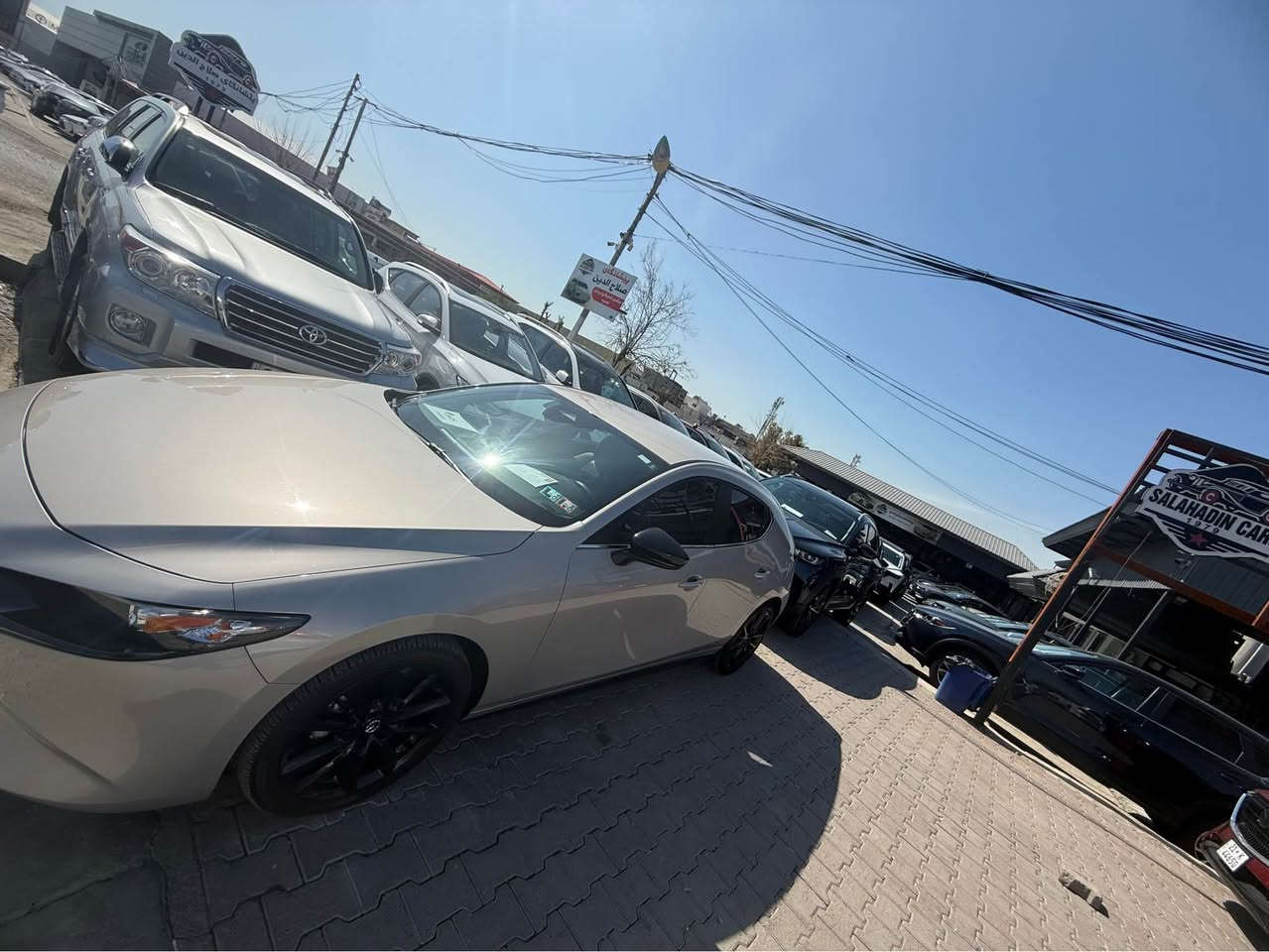 mazda 3

مۆدێل ٢٠٢٥

پێشی کەپسە دەعاميش بە شەرت بۆياخ نيە تەنها سندوقی بۆياخە بێ ناو گرتن

هەردوو بەصمەکەی لەگەڵە 

تەنها ١١٠٠٠ رۆشتووە

هەموو گيانی بە شەرت 

سەيارەکە مواسەفاتە بەس سلايد نيە

هيچ ئێرباگی نەتەقيووە

نرخ  ١٤٤ مەجالێکی برايانە

***********/سلێمانی

٣ مانگ کاتی لەگەڵە السليمانية, العراق
