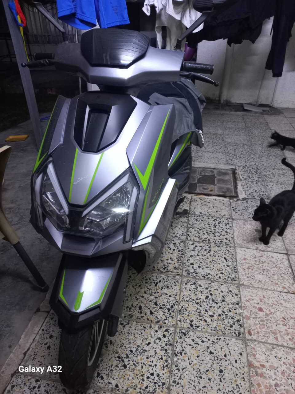 سلام عليكم  دراجه شحن للبيع مابيها اي شي نقص عله شغال بصمتين الداجه صارلها شهرين من جبتها  الله شاهد عليه الدراجه طابكه كل كلث أيام تطلع مره وحده بطاريات جديده الداجه لل أسواق ما تطلع زلغ واحد مابيها بكاني بغداد الصالحيه خلف مستشفى ابن البيطار  السعر 800وبيها مجال قليل حك الجيه رقمي *********** مواجد عل رصيد فقط
