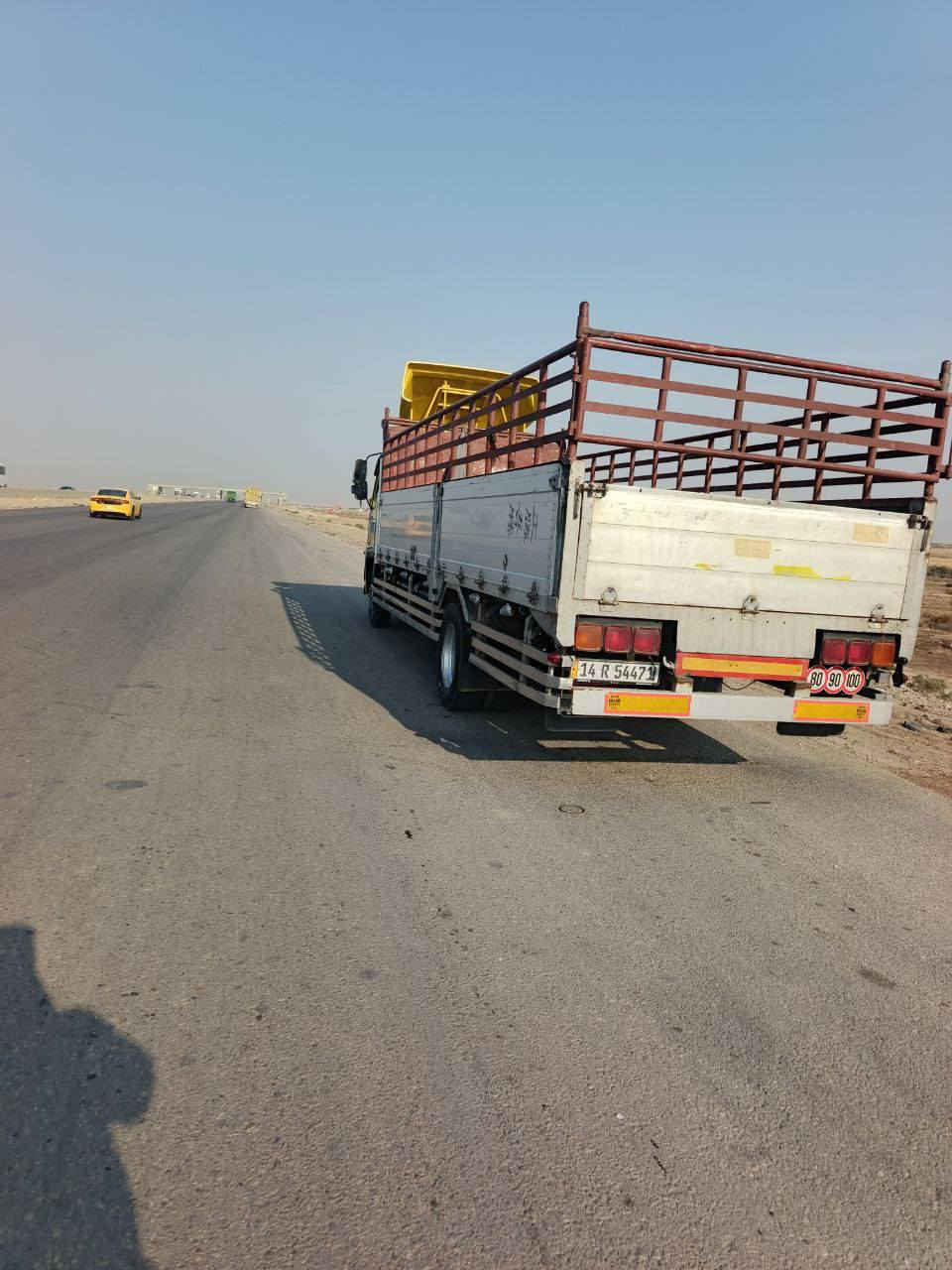 السلام عليكم هينو انكر البيع 
مكينه ٨٠عادي لاصرف ولابخار كفاله 
كير واكسن سوبر سته وربع بلاد 
تخم تاير ١٩ونص امامي ١٧ونص 
رقم بصره نكليزي تحويل ثاني يوم موديل ٩٨ سنويه ٢٠٣١

اتصال ***********//***********
