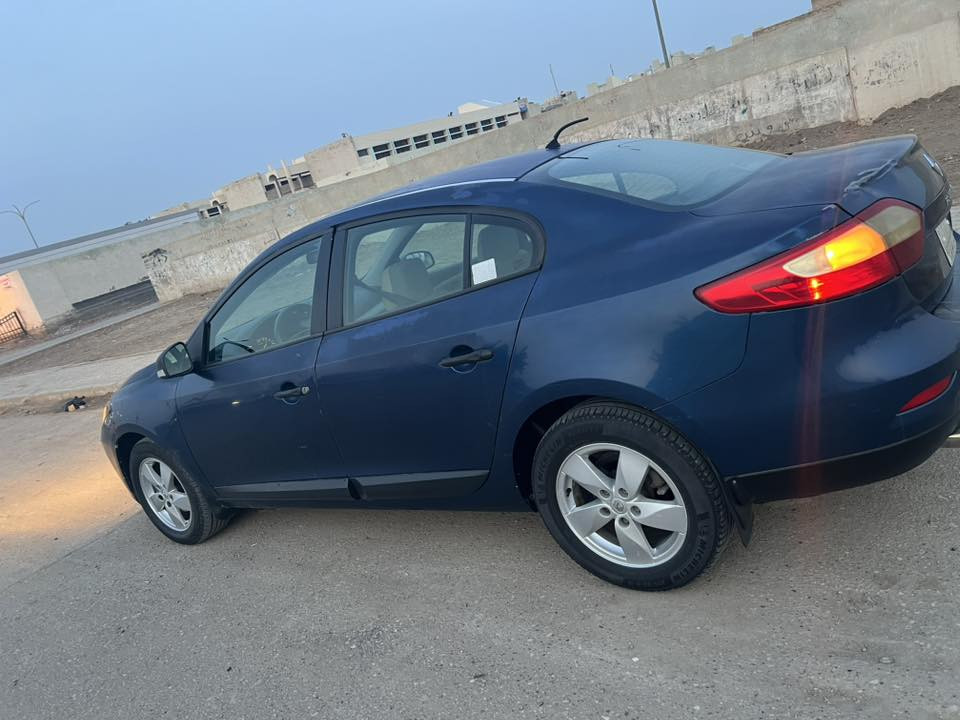 السلام عليكم  رينو فلونس مديل ١٣ فرنسي قبق اصفر المرغوب حداديه وباتري وتخم تاير جديد مكينه وكير خير من الله جاهزه للاخير مسويله ادامه كامله 
ماشيه ١٥٠ منضومة زنون بيه جراد بلقماره والبنيد تجي تشوف بعينك  مصفره غرامات سنويه ل29
السعر ٦٠
 مكان السياره ميسان ***********
