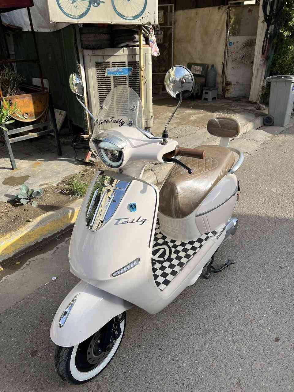 السلام عليكم دراجة شحن شركة  Tailg 

صارلي شهر من شتريتهة النضافة 99‎%‎
الدراجة كلش نضيفة الشحنة الوحدة تمشيك 75كيلو 
دبل بصمة رماش وبك وتربط على تطبيق التلفون 
السعر 900وبيهة مجال المكان بغداد الشعله ***********
