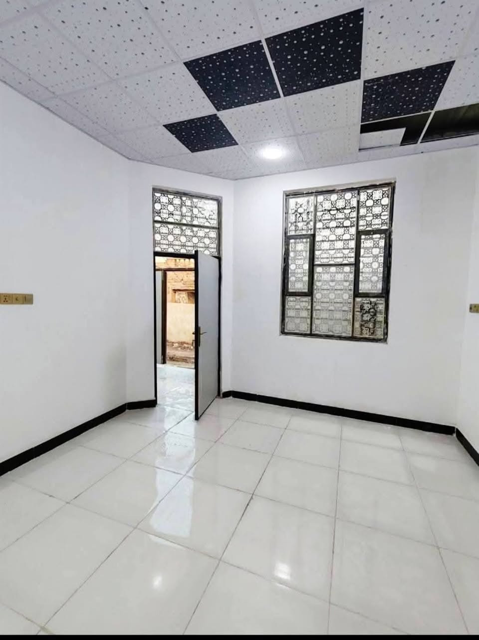 للاستفسار(***********
يتوفرلدينابيت المساحه(120متر) البناء جديد
يحتوي على غرفتين منام واستقبال ومطبخ وصحيات كل الخدمات متوفره 
العنوان ابي الخصيب كوت ثوني 
السعر(75)مليون وبي مجال 
للاستفسار/*********** البصرة, العراق
