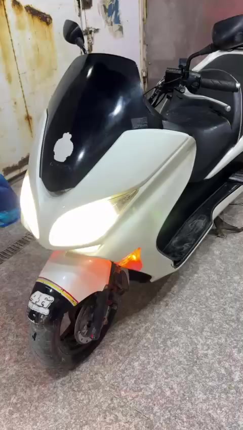 السلام عليكم
فورزه 0/9ابيض صدفي كرستال نضيفه كهربائيات شغال كلشي شغال أحله من الصورالعنوان الناصريه مركز  التواصل عل رقم 
***********
