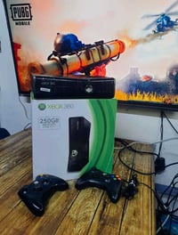 اكس بوكس 360 نضافه 90/100 كامل مكمل جوستكات 2 العاب بيه فوك 60 لعبه كا...