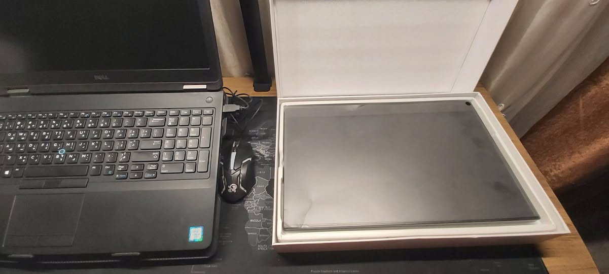 السلام عليكم 
UPERFECT UP15601-UP15606  شاشة مونتير LCD 16 بوصة 

- المواصفات الرئيسية:
- دقة 1920x1080 بيكسل
- نسبة العرض إلى الارتفاع 16:9
- استهلاك الطاقة:
    - التشغيل: 4.1 واط
    - الإيقاف: 0.3 واط
    - الاستعداد: 0.0 واط
- المميزات:
- شاشة LCD عالية الدقة
- تصميم نحيف وخفيف الوزن
- متوافق مع مختلف الأنظمة
- التفاصيل الفنية:
- تردد التحديث: 60 هرتز
- نوع التغذية: خارجي


**إذا كنت صاحب هذا الإعلان وتريد حذفه لأي سبب، رجاءا أرسل رسالة إلى الدعم الفني**