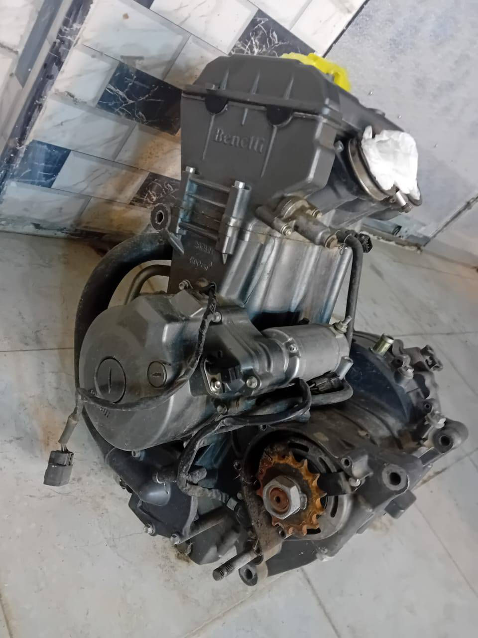 سلام عليكم محرك بنلي502 cc معروض للبيع تفرعاتة كاملة علمآ أن المحرك مجفت ويعمل بشكل جيد السعر 500 دولار 
***********
