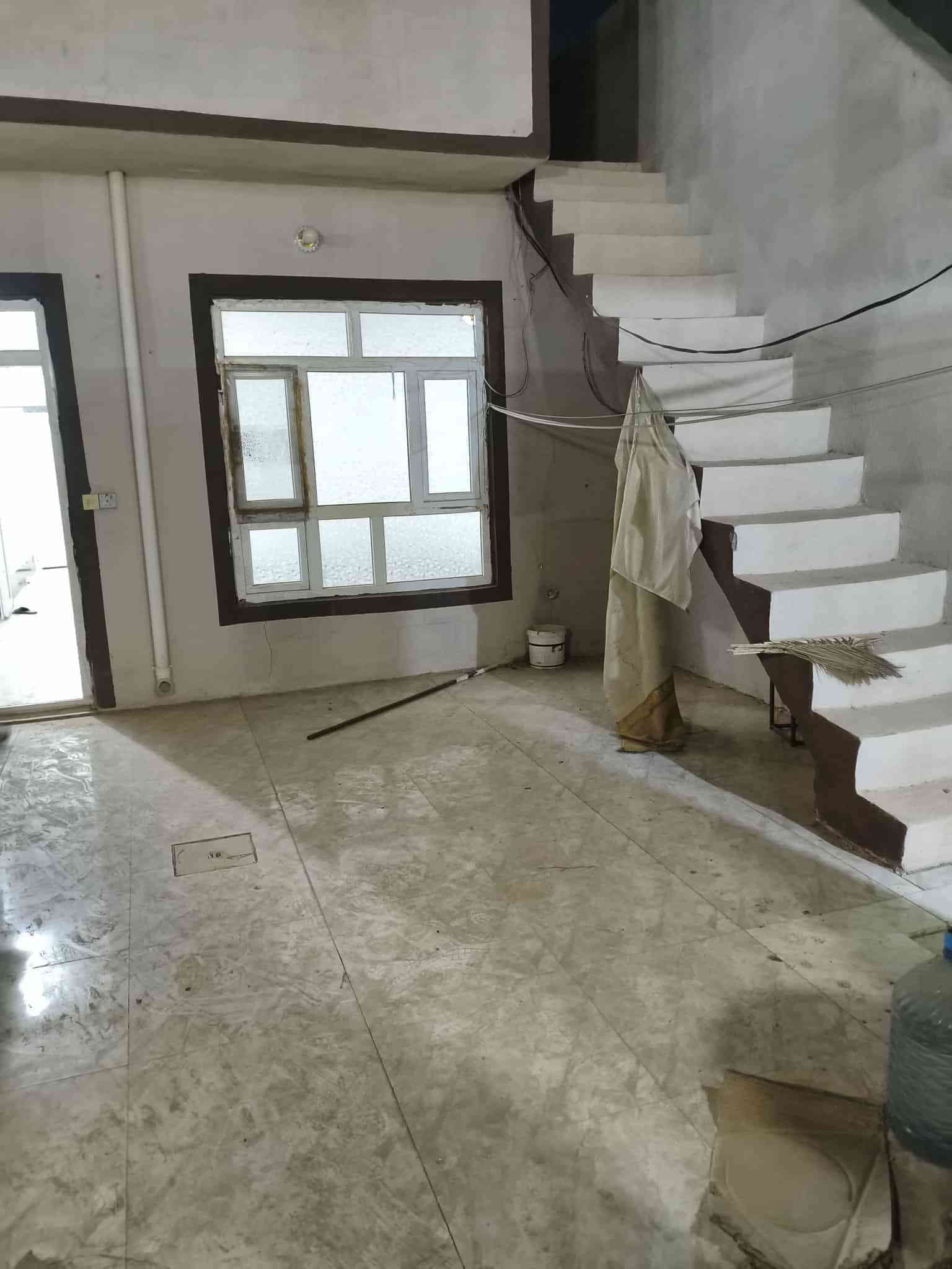 لام عليكم بيت في بختياري شاؤع البانزين خانه
كدام البيت تبليط مساحه 100متر بيت جديد بناء سعر17وبي مجال سفسار كتر الرقم***********
