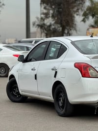 نيسان سني هندي  2021 مواصفاتها معروفه  السياره ماشيه 139 كيلو  زوج لاي...