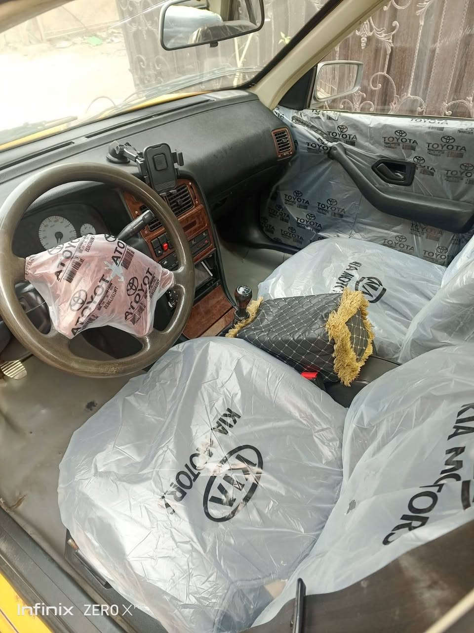 سلام عليكم  بيجو بارص  ١٥ سياره نضيفة متصرف عليهة ايشي جهزه من كل نواحي كبل لشارع لسعر ٤٢ وبيهة مجال لطيبين خابر وتدلل  بسمي تحويل ثاني يوم  وهذا رقمي *********** ولسيارة  موجوده بغداد  مدينه الصدر  غير متواجد على الفيسبوك
