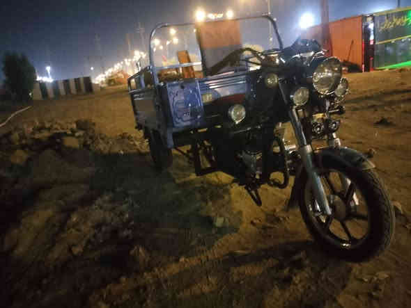 للبيع موديل 23كفاله مكان سوق الشيوخ حي العسكري سعر 2ونص وبيه مجال ***********
