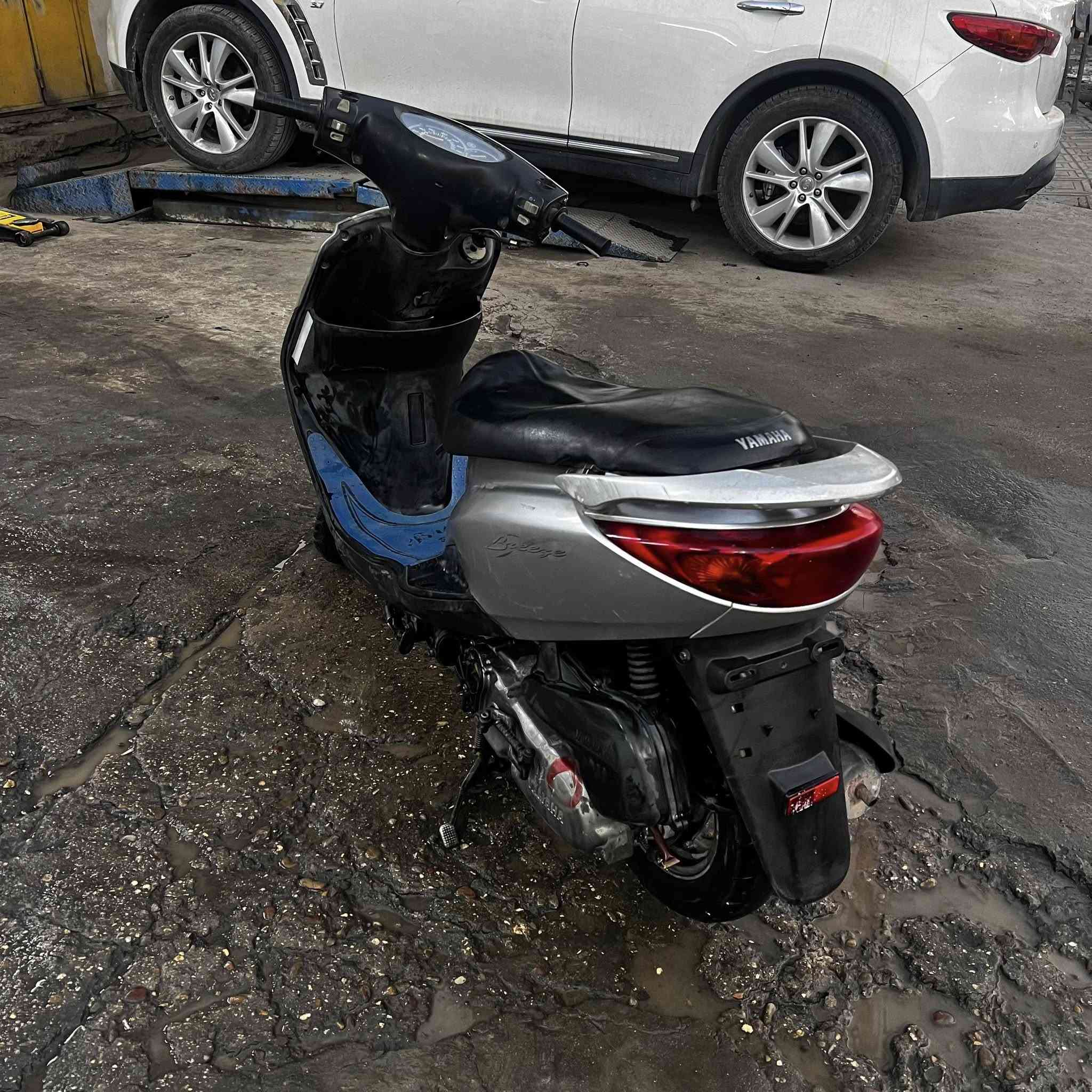 السلام عليكم دراجه بريز كابريتر للبيع دراجه لا مفتوحه ولا مجفته دراجه كامله سلف هندر محرك نضوج تبخير كلها كامله كيج سرعه كيج بانزين قفل جنطه كلها كامله  ما ناقصها اي شي المكان بغداد الدوره الميكانيك السعر 750 وبيها مجال ***********
