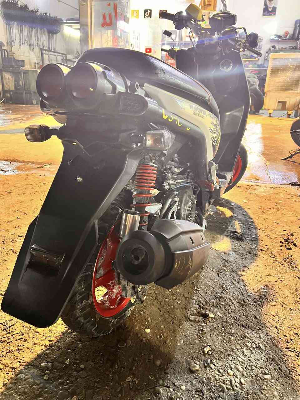 سلام عليكم دراجه سكنس جبلي لا مفتوحه  ولا مبدل شي كلها بلادي تزويد دبلات ستيرن يدات  بريك كله بلادي شلعه معدل شرط تطير نضيفه مرتبه احله من صوره سعر ٩٠٠ مكاني  حيور قرب جامع لفردوس ***********
