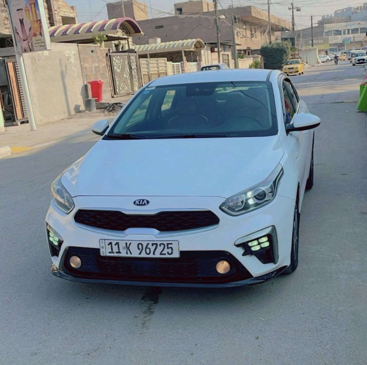 بسم الله
سيراتو 19 خليجي 
مكينه 2000 
بيها نص باب صبغ فقط 
مبدل رواجز فقط 
سياره جديده وناعمه ونصبه تخبل وداخلها جديد 
 رقم بغداد 
مكاني البياع الشرطه الخامسه
*********** 

فيديو داخل المنشور موضح كلشي 👇
