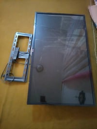 بلازما LG • ٤٢ بوصة • مكسورة