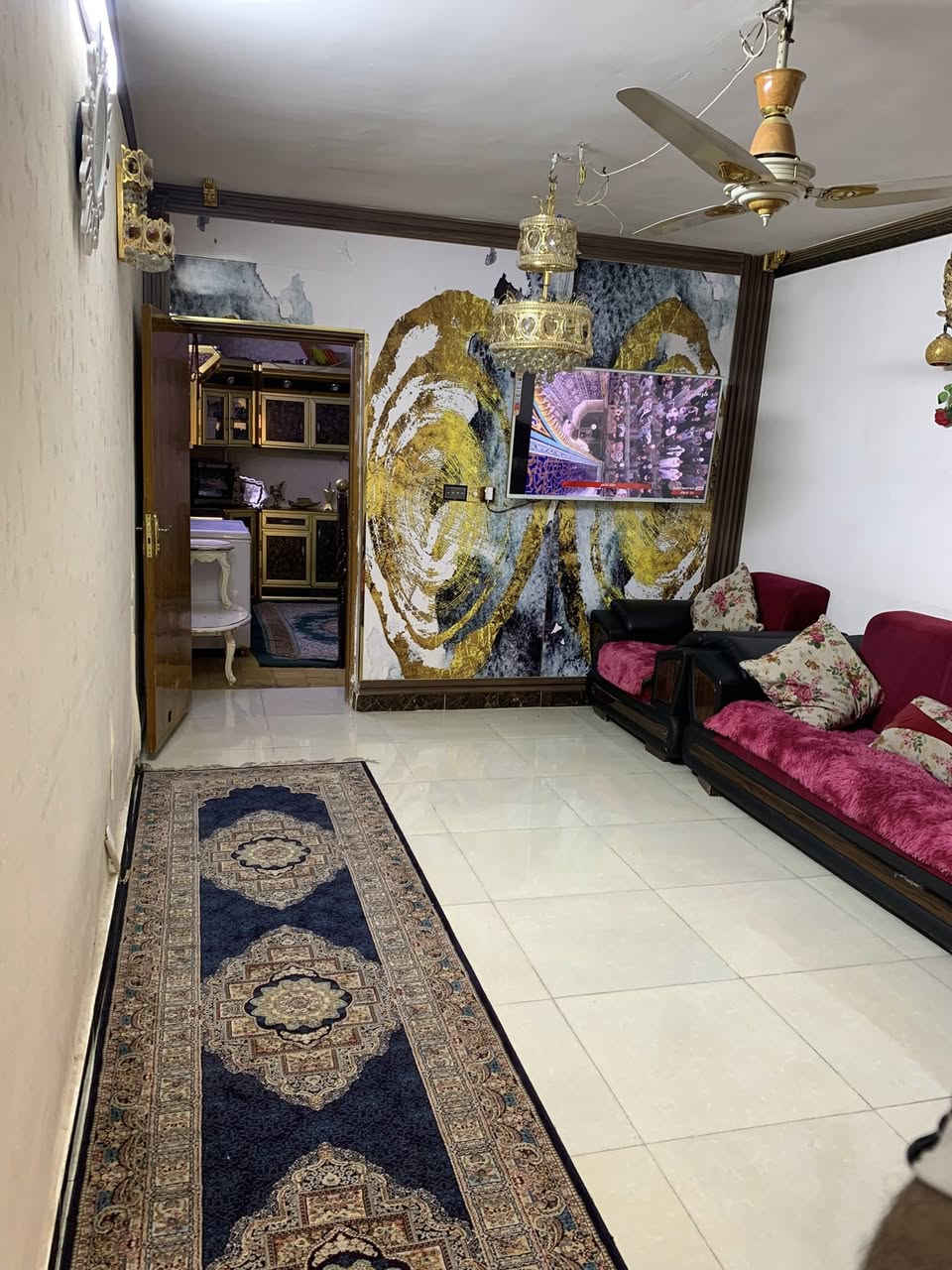 السلام عليكم 
دار للبيع ملك طابو صرف مساحه 80م في منطقه البلديات دور العمال  داخل فرع عريض عدد الغرف 3 عدد الحمامات 1 مطبخ 2 واستقبال 
طابقين الطابق الاول صب مسلح الطابق الثاني عگاده للاستفسار اكثر الاتصال على الرقم التالي ***********
