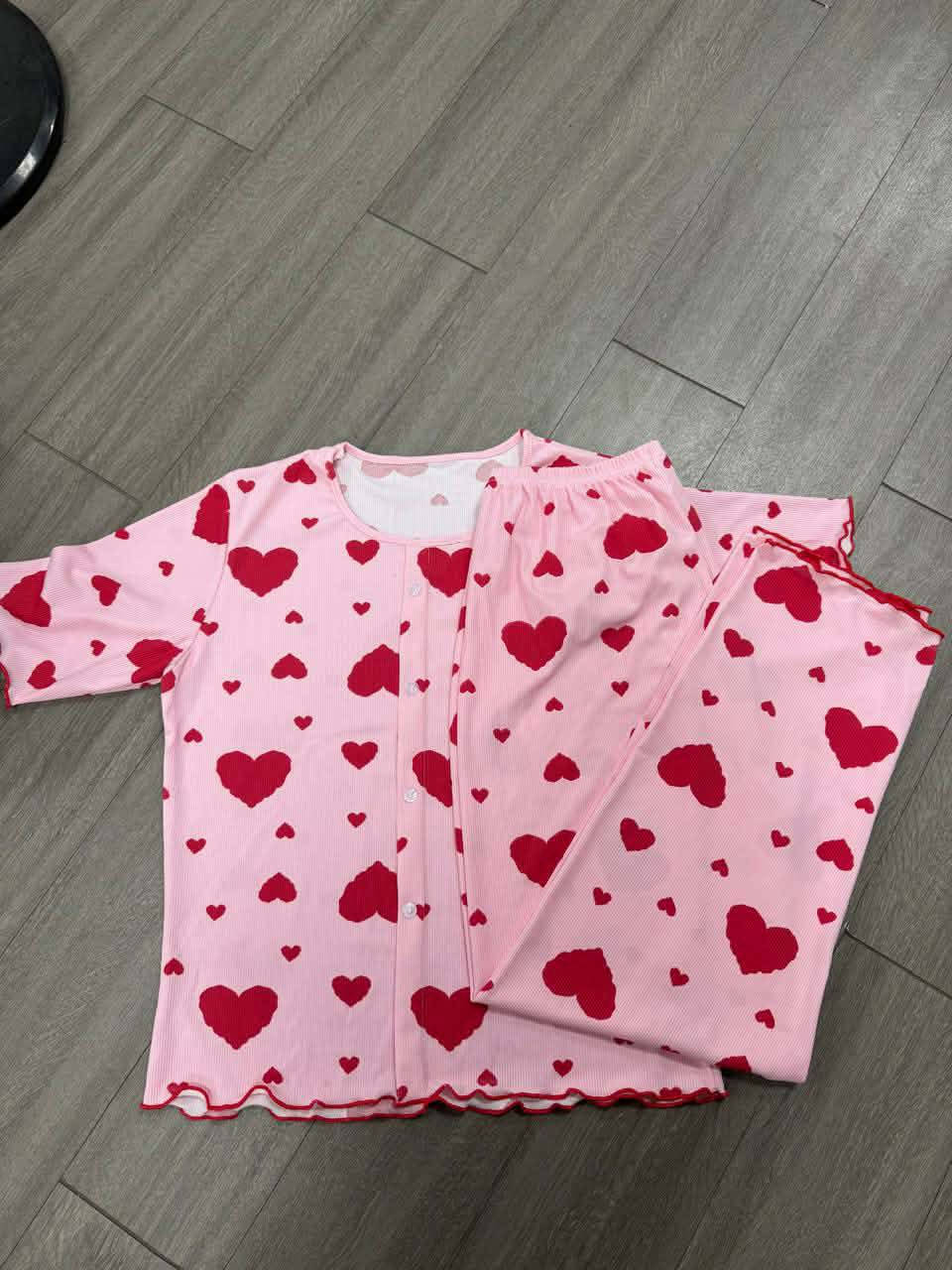 تراك قطني درجه اولى 
قياسات حقيقيه 👍
M_L-xl-2xl


**إذا كنت صاحب هذا الإعلان وتريد حذفه لأي سبب، رجاءا أرسل رسالة إلى الدعم الفني**