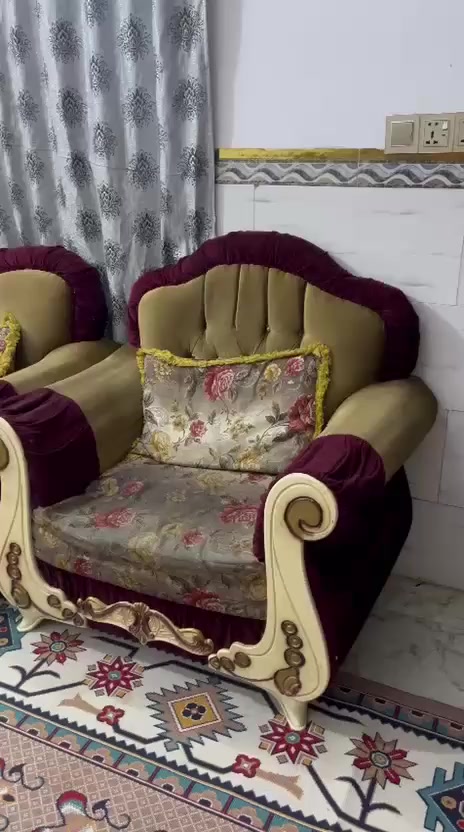 سلام عليكم طخم للبيع نضافه مثل مشوفون
سعر ٢٥٠ وبي مجال 
*********** شراي يخابر مكان ميسان نهاوند
