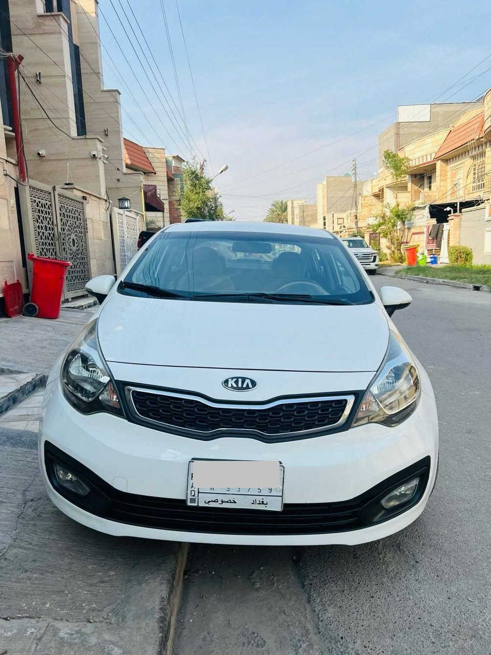 كيا ريو خليجي مكفوله من صبغ اوبارد بيه رصعتين باب وره سيايق
موديل 2013 
محرك 1600 دوش 
مري كهرباء 
ويل كب 
كشنات مخمل 
رقم بغداد 
ماشي 70 الف حقيقي ضمان دوليه 
سعر 10800 $ وبيه مجال 
تلفون ***********
مكان سياره البياع

