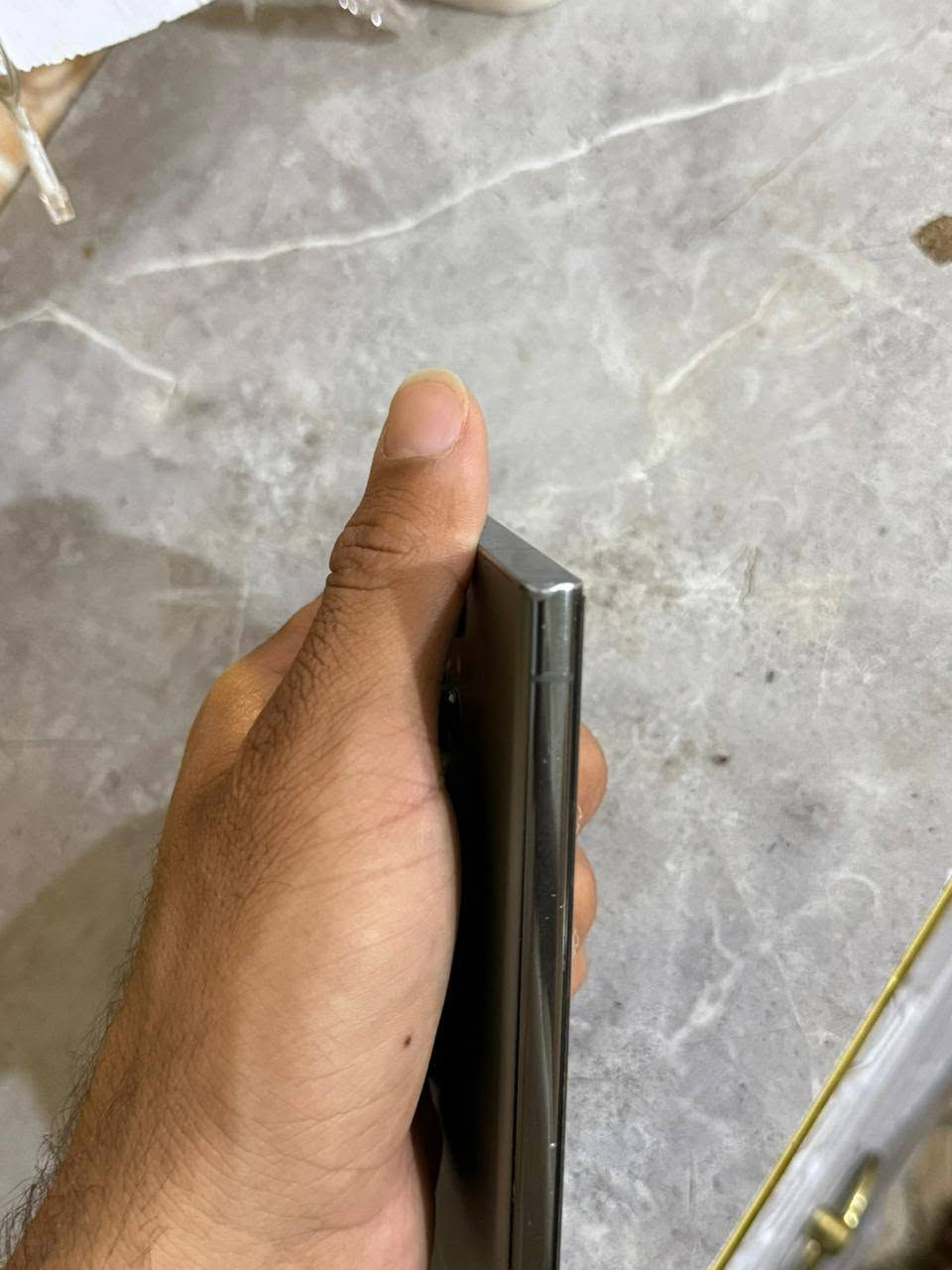 سلام عليكم شباي متاح جهاز سامسونج الترا اس 23 نضيف بي بس هاي ضربات خفيفه بل زوايه ممئثره عليه وباكيت الجهاز ماوياه ضايع ياخذ خطين ذاكره 256 سعره 700 وبي مجال شي قليل مكاني رمادي ***********
