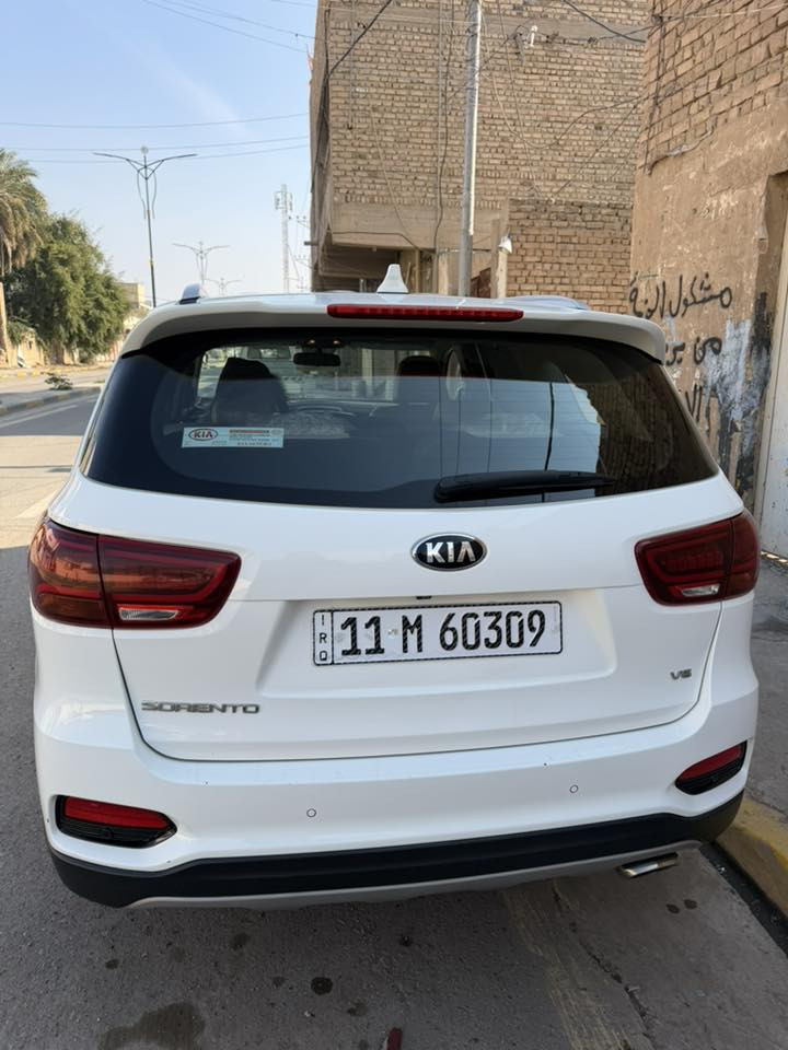 يا الله السلام عليكم بيع فقط سورنتو موديل 19 فول عده الفتحه بيه 3 قطع صبغ بنيد وچامرلوغين الاماميه بدون دواخل سياره 6 سلندر خليجي رقم بغداد ب اسمي تحويل ثاني يوم  وبيه كد شبر بل تكمه اليمنه واكعه عليه طابوگه مبينه بل صور سعر 210 وبيه مجال مكانه بلد ***********
