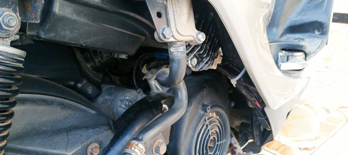 سلام عليكم
دراجه سكنز لد 2015
دراجه بلاده كفاله من شخط
نضيفه بمعنه كلمه ما ماشيه هواي 
سعر دراجه  900 وبيه مجال حك الجيه
مكان دراجه بعقوبه مفرك
رقمي ***********
