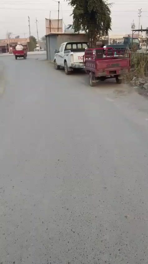 سلام عليكم بيت للبيع مساحه 350متر عنوان المدائن الورديه ع الشارع العام بي حمامات داخليه و خارجيه وحديقة كبيره وكراج سياره غرفه نوم كبيره جدا استقبال وصاله ومطبخ رقم ***********
