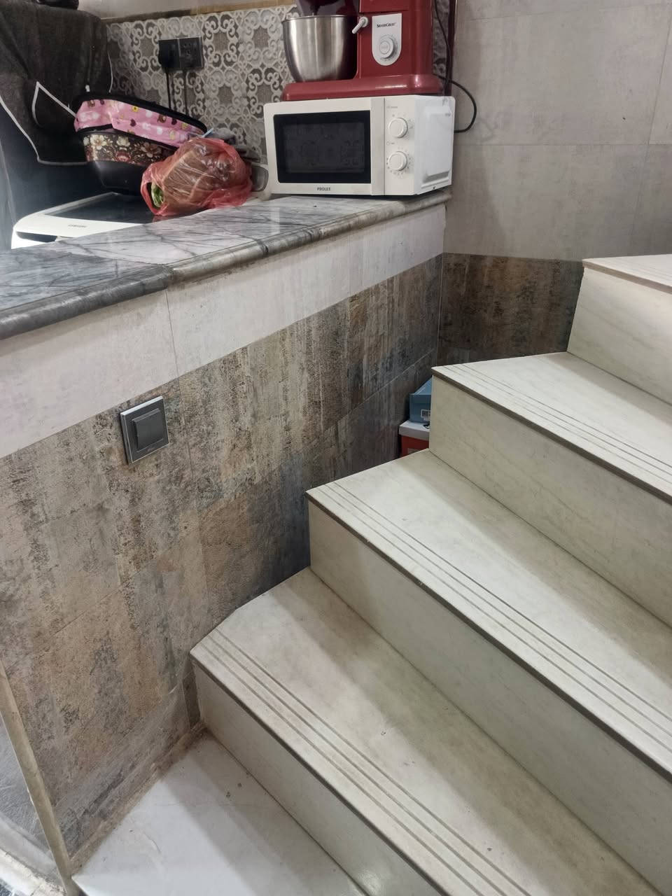 الدار للبيع كربلاء المقدسه مركز المدينه قرب مدينه العاب سندباد    شارع الزوار  المساحه 100 متر بنيان حديث رقم الهاتف *********** ***********
