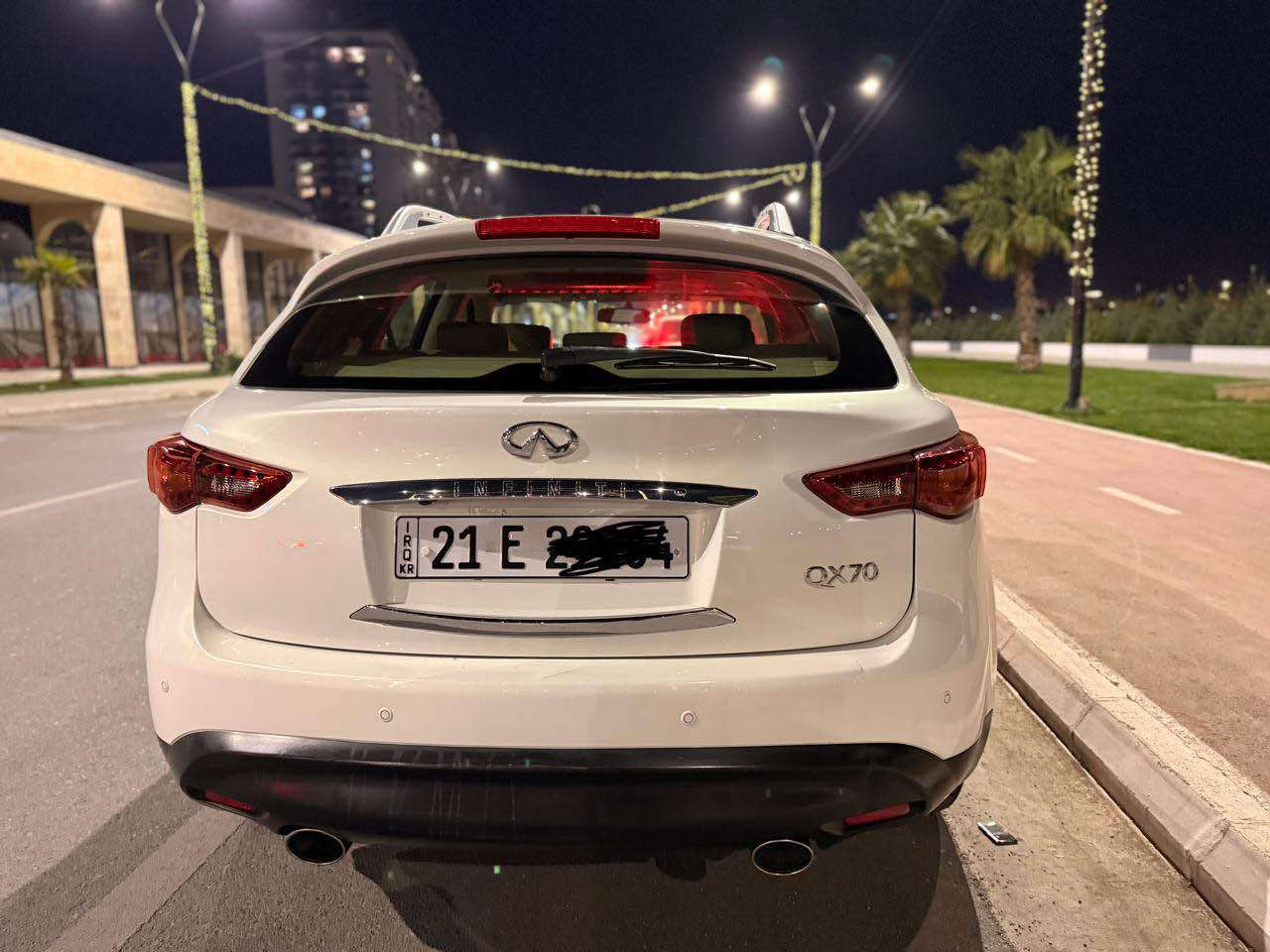 انفنتيQX 70 م2016هزة وسنوية 2031سليمانيه

ماشية 90/خليجي سيارة بيها بس بونيد بشرط بدون دواخل 

كوشن كهرباء وجلد وهيتر وبارد/كوشن خزن/سوكان كهرباء

سلايت/بصمة مري شفط/حساس امامي خلفي/كاميرا/

صندوك جلد دبل اكسل/لايت بلاجكتور زنون بلادي

شاشه سيدي EKO/ABS/محرك 3700/حجم 6 سلندر

السعر(150) ومجال للشراي(***********)مكان سليمانية السليمانية, العراق
