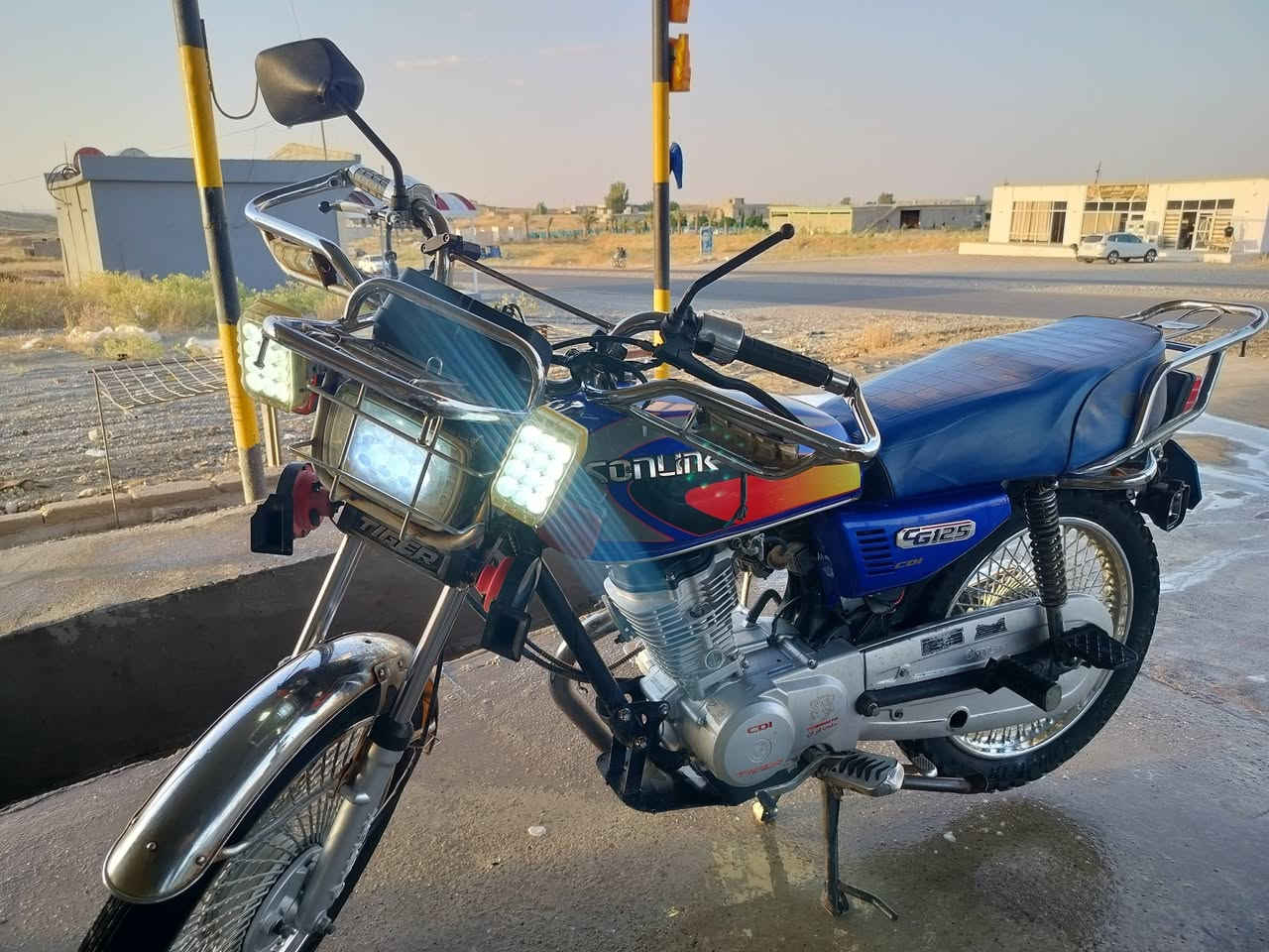 السلام عليكم 
الموطور للبيع 🏍️ اللي مهتم يتواصل  صورته واضحة  للأستفسار ***********
السعر 400
