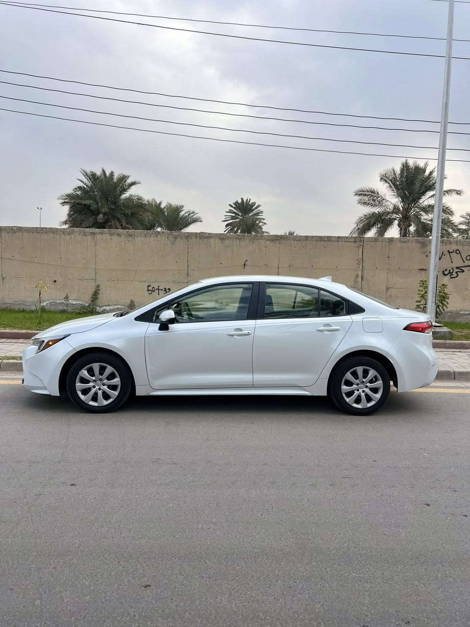 تويوتا كولا هايبرد 2024 LE
وارد امريكي مواصفات LE
-العداد 22.700 ميل
-رادار امامي
-تحكم ستيرن
-هاند بريك بصمه
-مثبت سرعه
وباقي المواصفات المعروفة
✅حادثها تبديل بنيد وجاملغات وصور الحادث موضحه بالمنشور
رقم الشاصي : JTDBCMFE7R3048438
رقم بغداد الجديد بأسمي
مكان السيارة بغداد _ العامرية
السعر المطلوب : 157 وبيها مجال
                تفاصيل اكثر الاتصال : ***********
