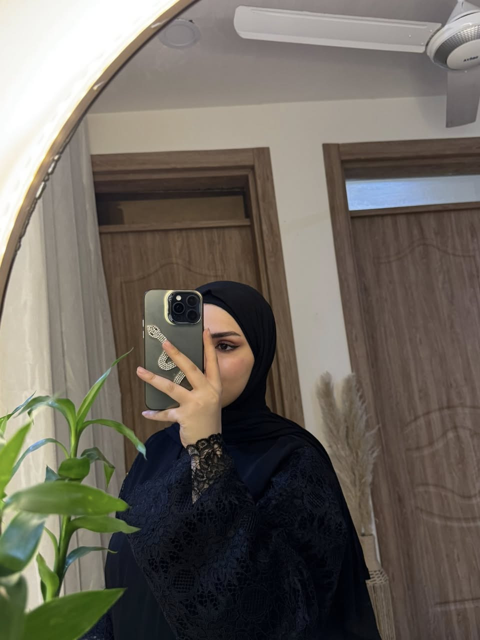 ⁨ عباية دانتيل… أناقة ناعمة ولمسة راقية
صناعة كويتي بخامة مرتّبة وجودة عالية ✨
السعر ٣٥ ألف
وكل القياسات متوفّرة 🌸

للحجز: دايركت أو واتساب 📲
0783 873 7225

#ترَف_بوتيك #عباية_دانتيل #عباية_كويتي #عبايات #عبايات_عراق ستايل_راقي اكسبلور_العراق abaya_style modestfashion iraq_fashion بوتيك_نسائي⁩
