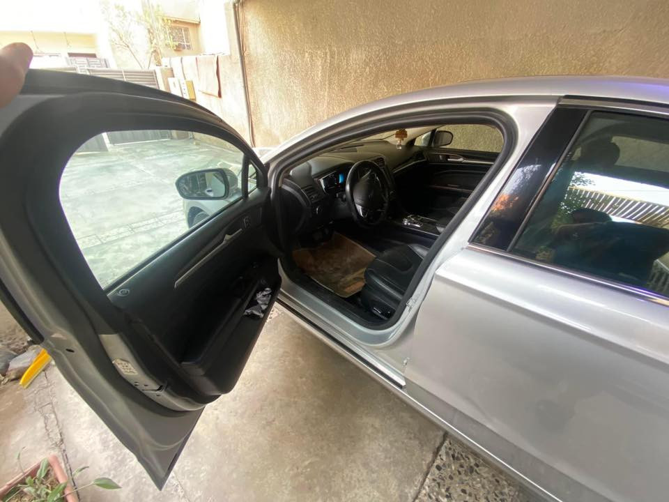 السلام عليكم
فورد ڤيوجن 2019
تيتانيوم هايبرد للبيع

مواصفات التيتانيوم معروفة 
محرك 2000 تنفس طبيعي 
شاشة كبيرة ونظام سماعات 
sony 
كشنات امامية كهرباء 
كشنات تدفئة وتبريد الامامية 
ستيرن تدفئة
خزن ميموري وضعيتين
ماشية ٨٥ ميل
كروس سرعة وتحديد مسار 
نظام تفاعلي عند المسير 
نظام الالوان التفاعلي 
ويل كب 18 عنكبوت كروم 
نظام فتح اللايت العالي اوتو 
وبعد بيها هواية مواصفات 
حادثها جهة المطارة ومبدل جاملغ 
وبنيد...السعر ( ١٤ )  وبي مجال
متواجد في زيونة .. 

للاستفسار الاتصال على الرقم(*********** )واتساب فقط
