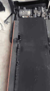 السلام عليكم جهاز جري نضيف وجديد مال بيت للبيع السعر ٢٥٠ وبيه مجال للتصال ***********
