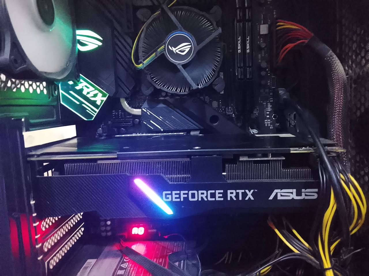 السلام عليكم عيني شباب عندي قطع للبيع المذر بورد و الكيس كراتينهن موجودة بس المعالج ماكو كارتونته المعالج مسعمل نظافة 99% والمذر بورد مستعمل اقل شهرين يدعم جيل 10 و 11 والكيس كدامكم 

M.:Rog z490-e gaming سعره 200 الف مواضفاته تخبل 
CPU:i3 9400f 40 الف

Case: mid tower Gc1 aura 50 الف


**إذا كنت صاحب هذا الإعلان وتريد حذفه لأي سبب، رجاءا أرسل رسالة إلى الدعم الفني**