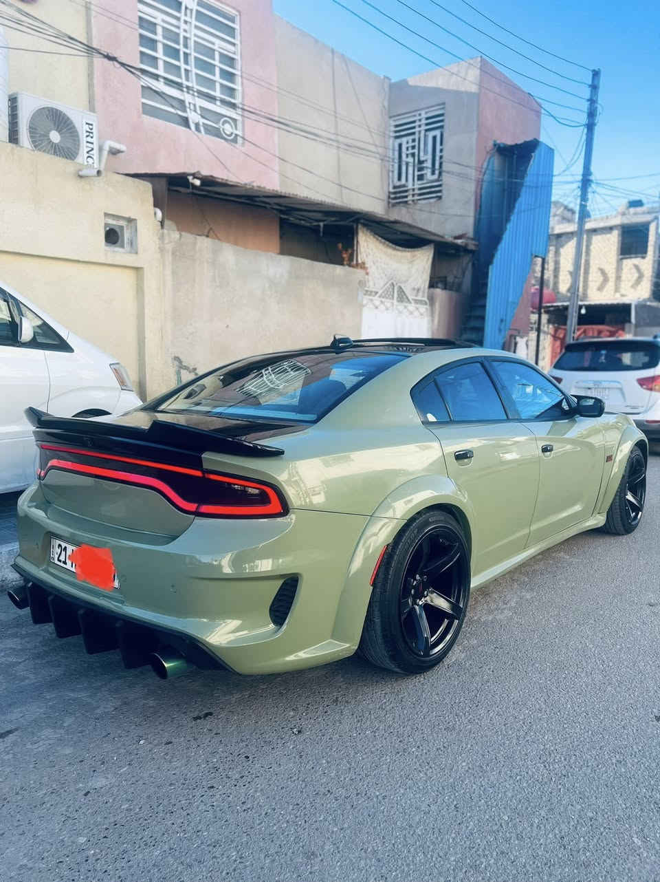 سلام عليكم للبيع او مراوس جارجر موديل 17 ارتي ماكس فول مواصفات 5700 السيارة تغير لون من آمريكا أخضر +أسود صور الحادث بل منشور جاملغ بدون دواخل شواصي الغود كفالة السيارة مرمجة يم مصطفى ايكل شرط بانزين عادي بدون ادوانز +طلقات السيارة متعوب عليه وجاهزة مكاني كربلاء الشراي يتصل وبي خير ويدلل السعر 157    ( *********** )
